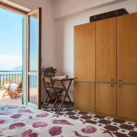 Island View Apartment *