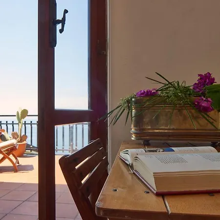 Apartment Island View